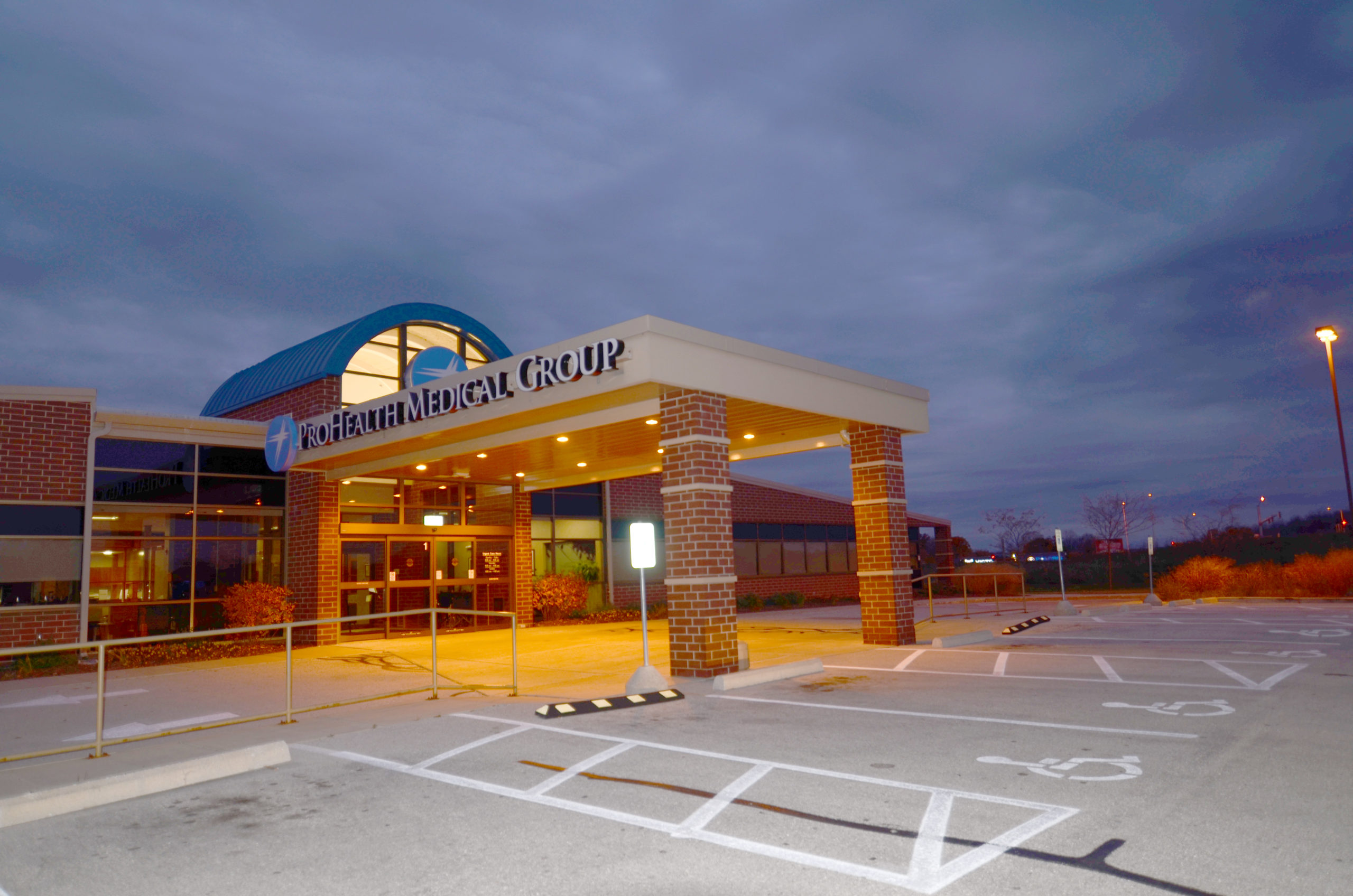 Aurora Urgent Care Waukesha 75